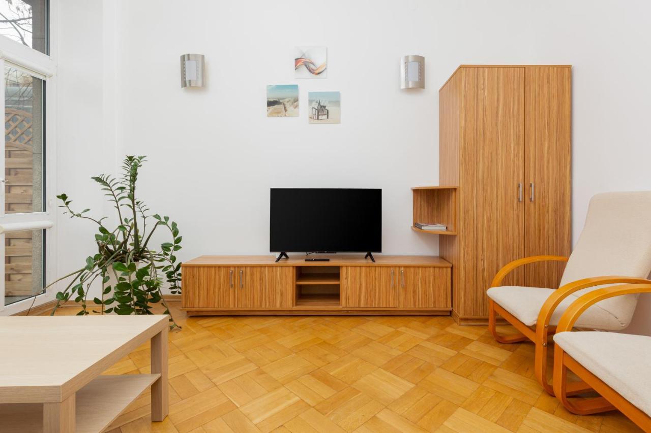 Downtown Studio Apartment By The Park By Noclegi Renters Varsovie Extérieur photo